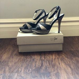 ⚠️Limited Time⚠️Jacqueline Ferrar Botties